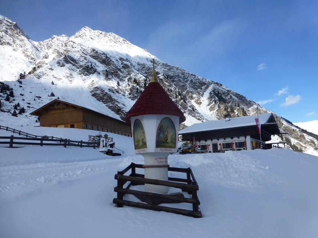 Hotel Almhof Neustift im Stubaital Exterior photo