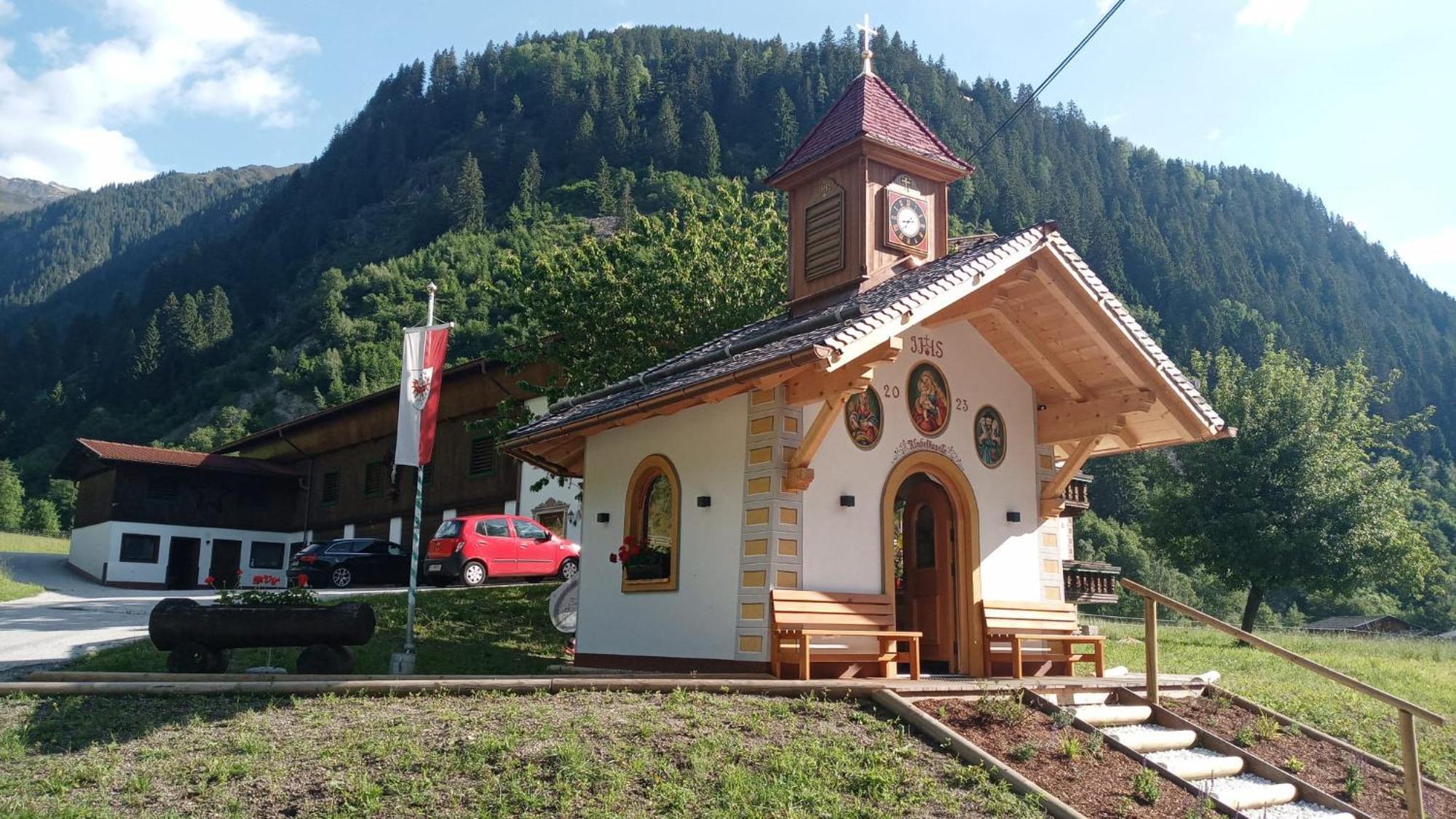 Hotel Almhof Neustift im Stubaital Exterior photo