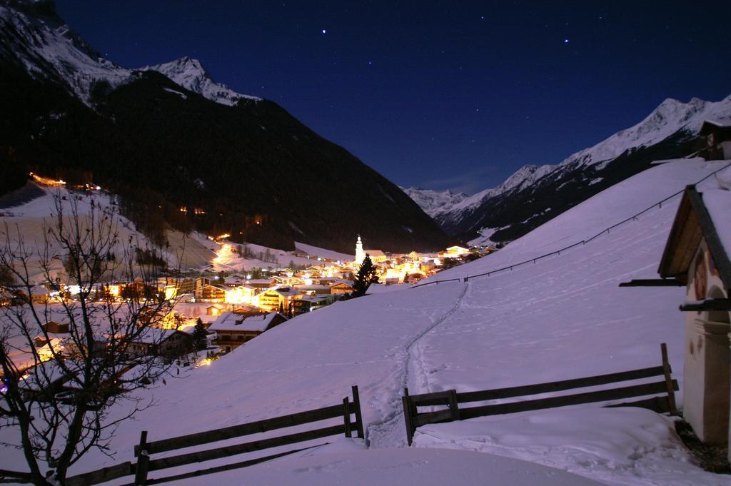 Hotel Almhof Neustift im Stubaital Exterior photo