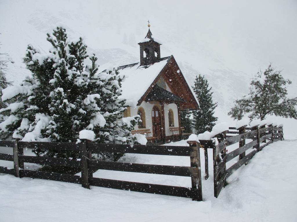 Hotel Almhof Neustift im Stubaital Exterior photo