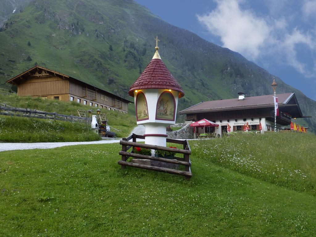 Hotel Almhof Neustift im Stubaital Exterior photo